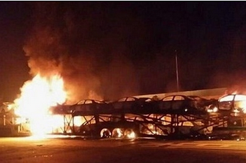 20辆比亚迪秦烧成了灰 电池没爆炸